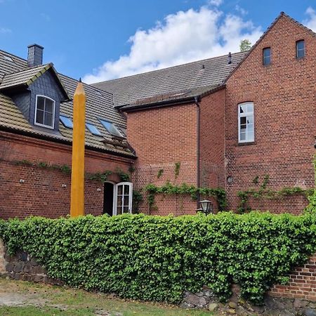 ホテル Alte Schule Reichenwalde エクステリア 写真